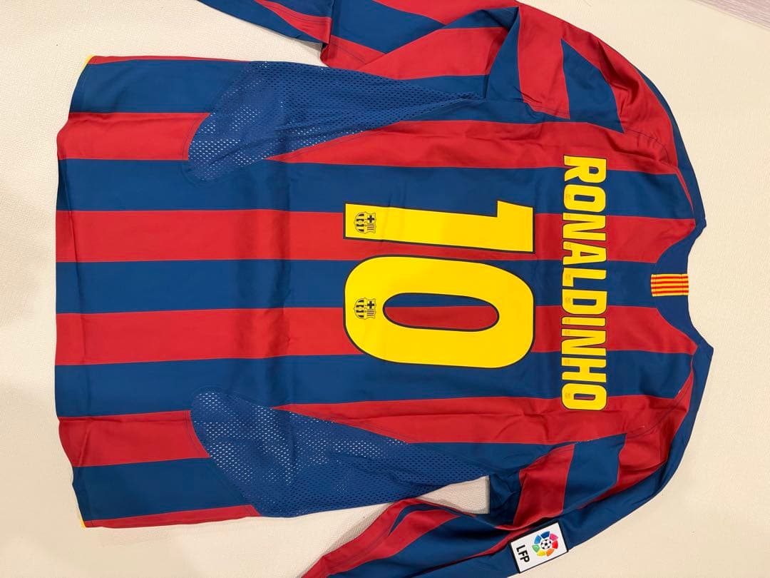 FCバルセロナ RONALDINHO 10番 シャツ Lサイズ　リイシュー