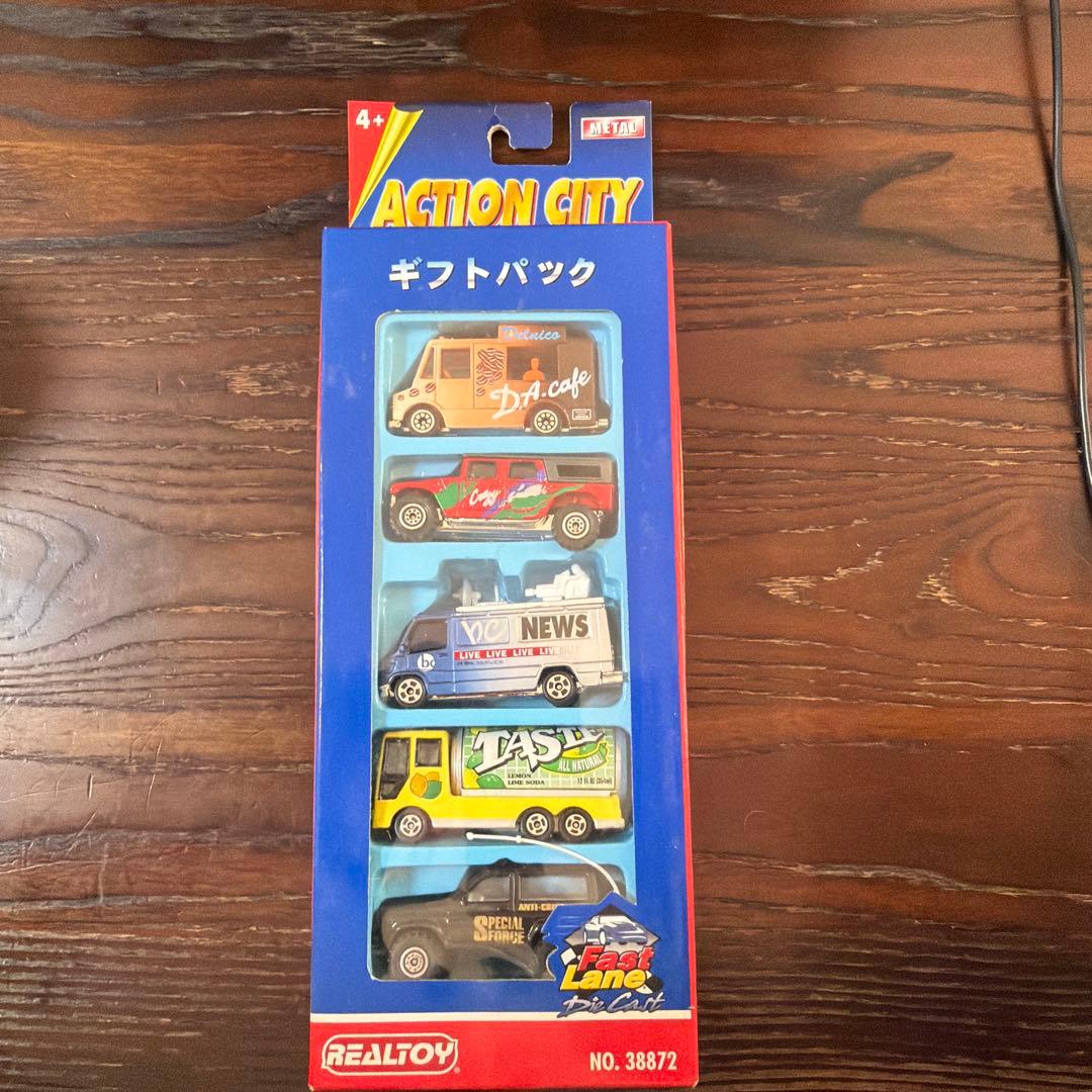 「REALTOYの「ACTION CITYダイキャスト製ミニカーのギフト
