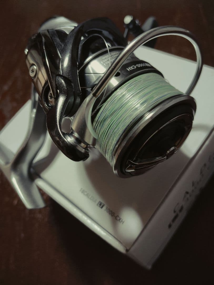 DAIWA　スピニングリール　ＣＡＬＤlＡ LT3000-ＣＸＨ