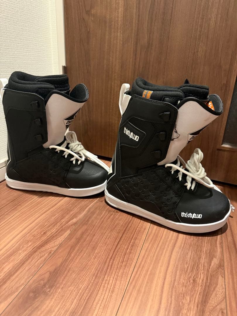 THRTYTWO RASHED VOLCOM スノーボード　ブーツ　グラトリ