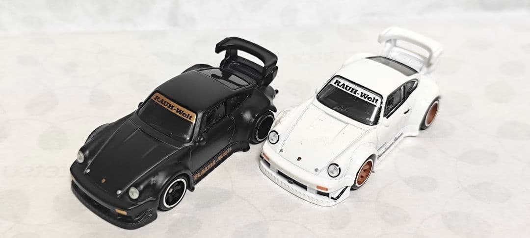 モ*ん様 ホットウィール RAUH-Welt ポルシェ 930 RWB 黒・白