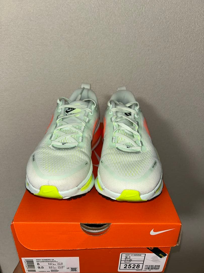 Nike vomero 18 (ボメロ18)
