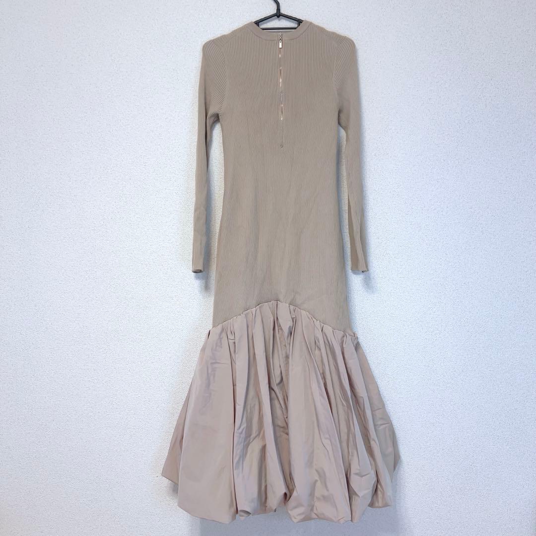 エミ　emmi atelier ニットドッキングタフタドレスワンピースベージュM