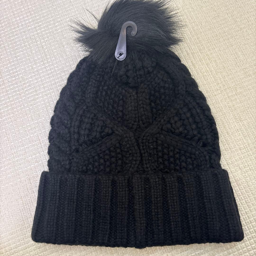 UGG ブラックニット帽 ポンポン付き O/S