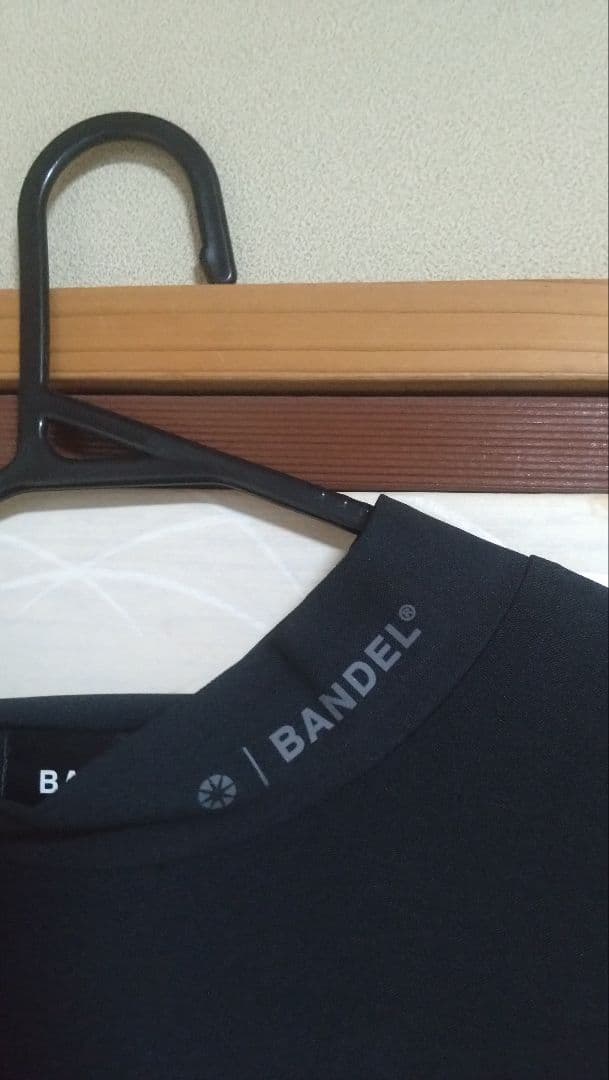 BANDEL 黒 モックネック　半袖シャツ