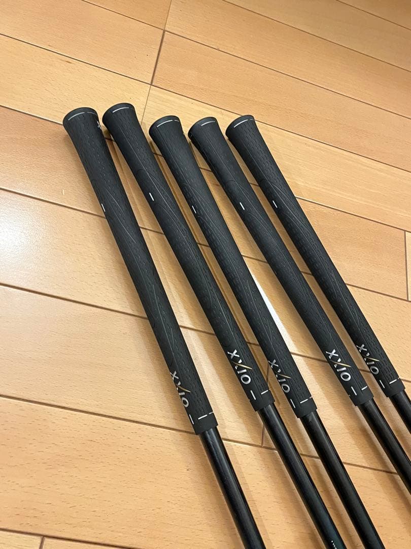 【美品・未使用含む】ゼクシオ　アイアン8本セット