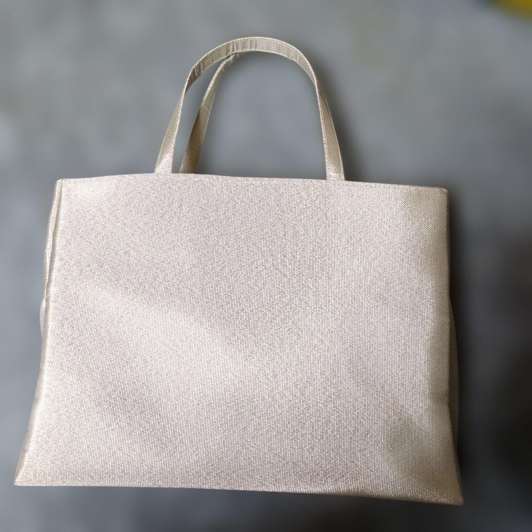 和装用バッグ 淡いクリーム 金色模様