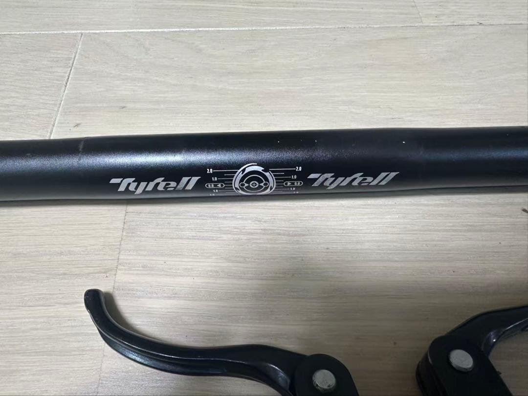 Tyrell ブルホーン TIAGRA バーエンドコントローラー　ハンドル無し