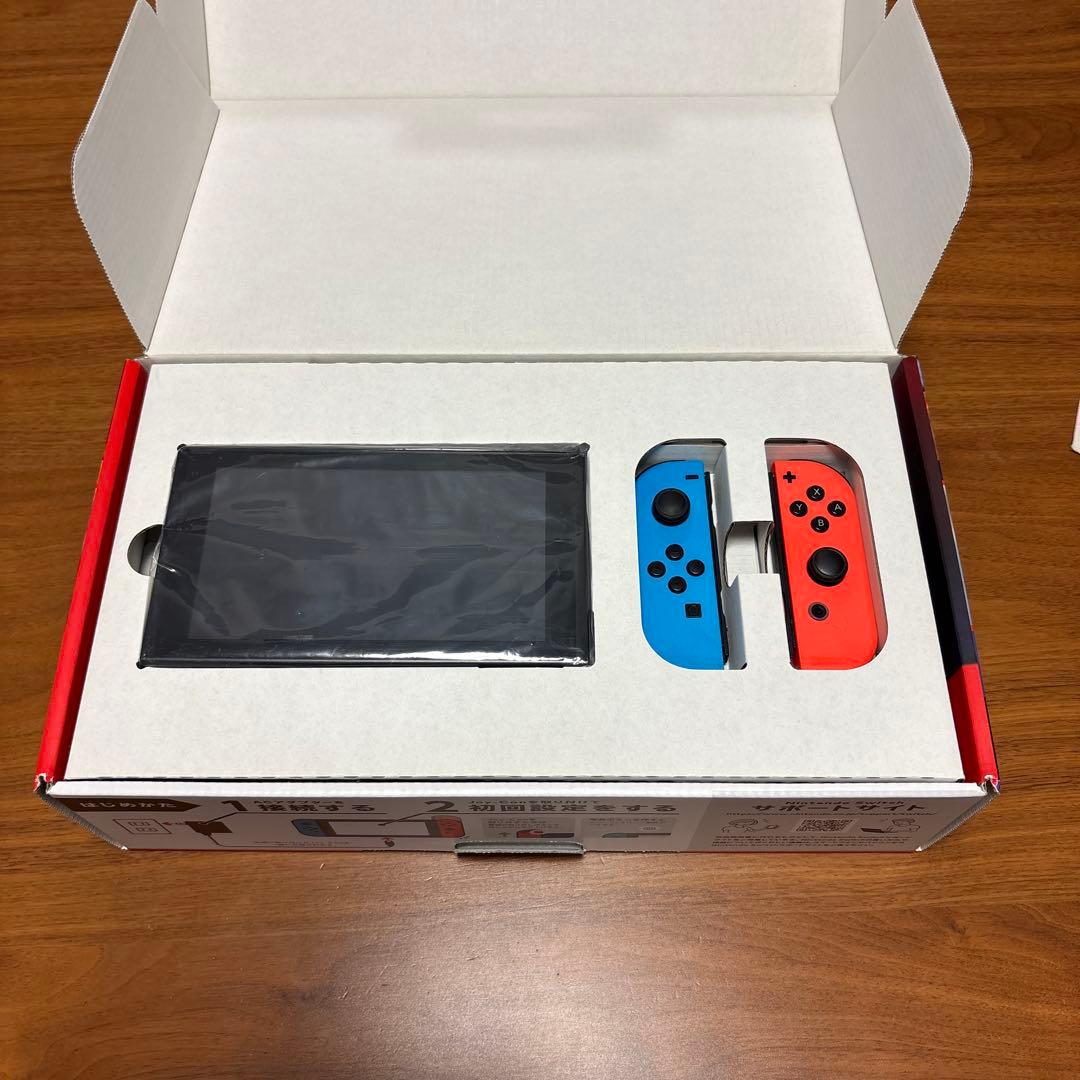 Nintendo Switch ネオンブルー/ネオンレッド　(おまけケース付き)