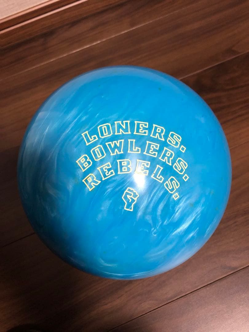 DV8 MISFIT ボウリングボール 青