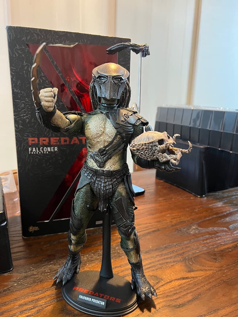 ホットトイズ ファルコナープレデター 1/6
