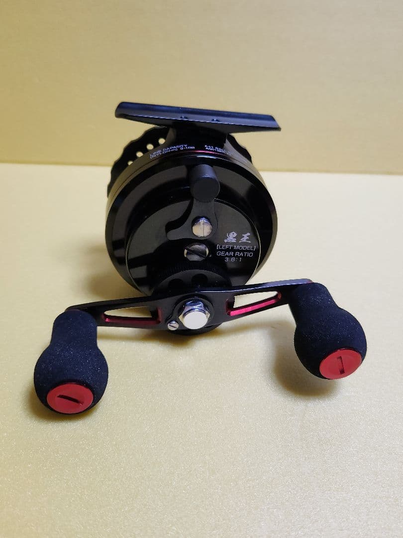 FUN TOOL　黒王　レフトハンドル　筏　かかり釣り　片軸リール　リール
