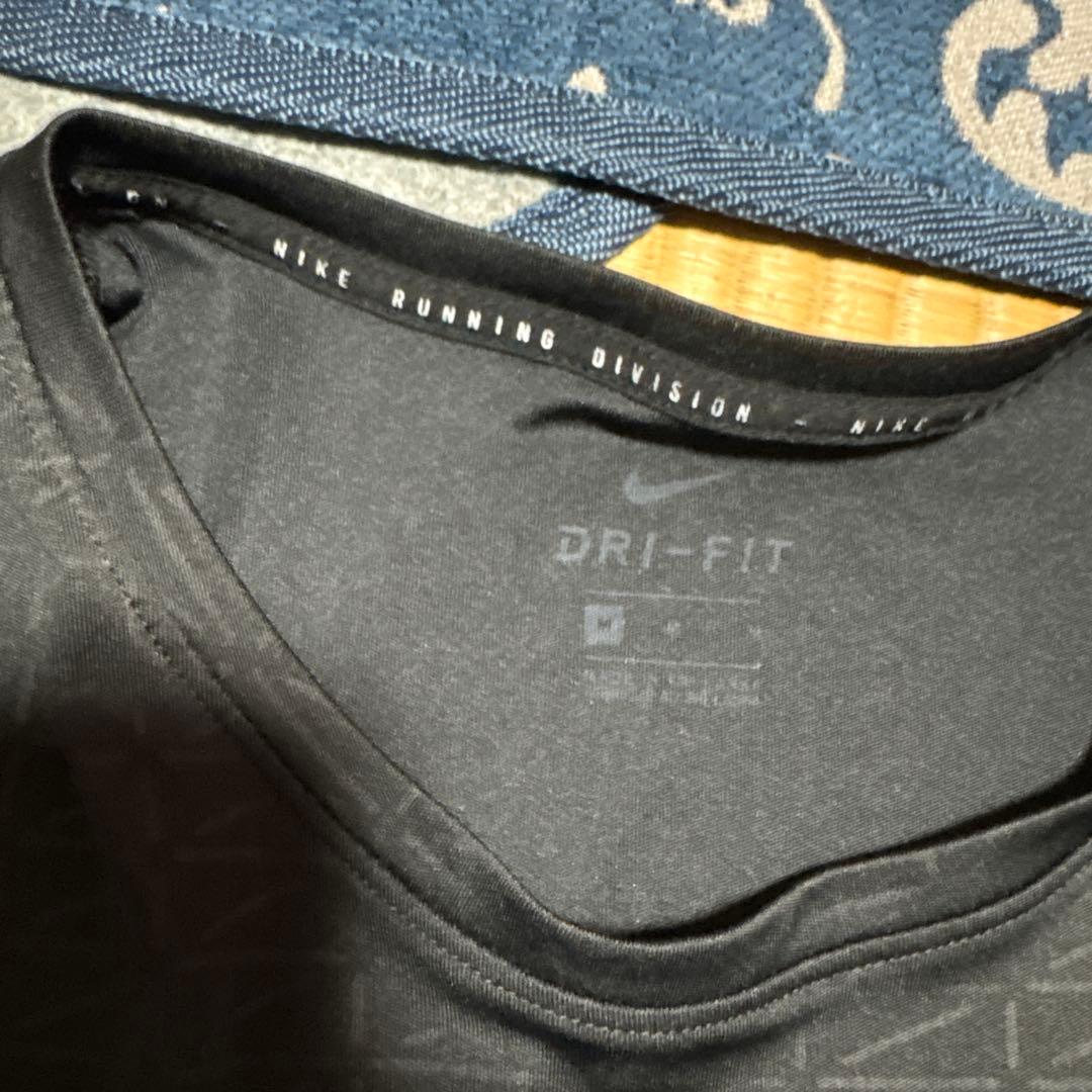 Nike DRI-FIT ランニングウェア　ディヴィジョン　ヴェイパーフライ