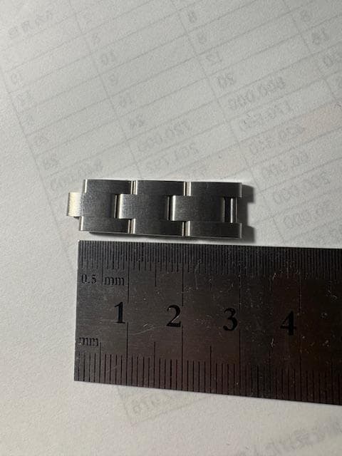 ロレックス オイスターパーペチュアルデイトの純正ベルト