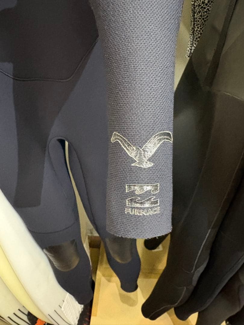 【未使用に近い】BILLABONG 極み　ジャーセミ3mm