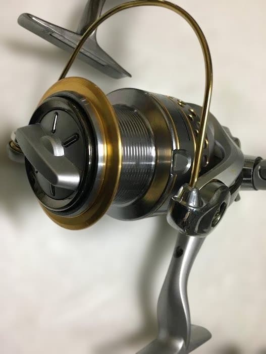 コストパフォーマンスが光るスピニングリール３点格安まとめ売り