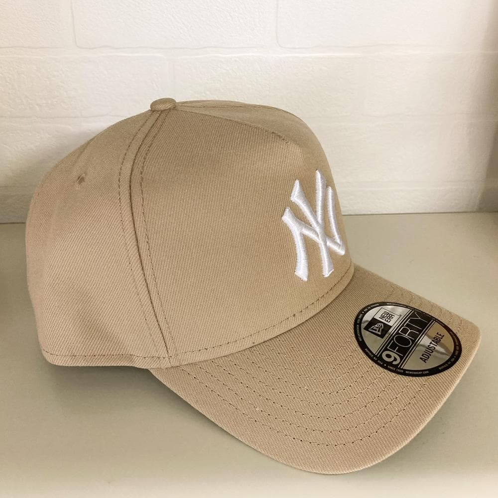 訳あり！NEWERAヤンキースキャップ9FORTY　A-FRAME（ベージュ）