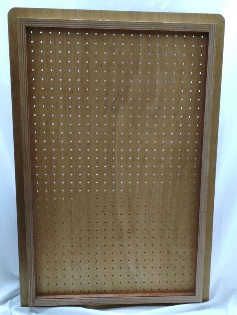 有孔ボード　パンチングボード　DOTWALL