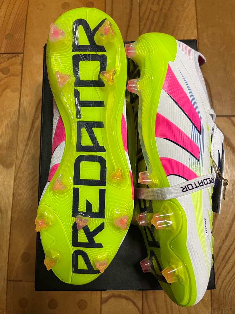 新品　定価以下　サイズ有　限定　アディダス　プレデター Elite FT FG